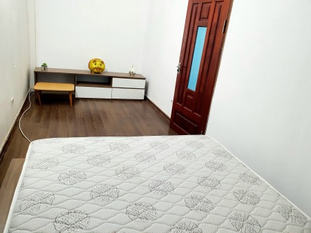 Bán nhà ngay gần đường Láng, ngõ thông thoáng, nhà đẹp, 30m2, 5 tầng, giá 3,15 tỷ