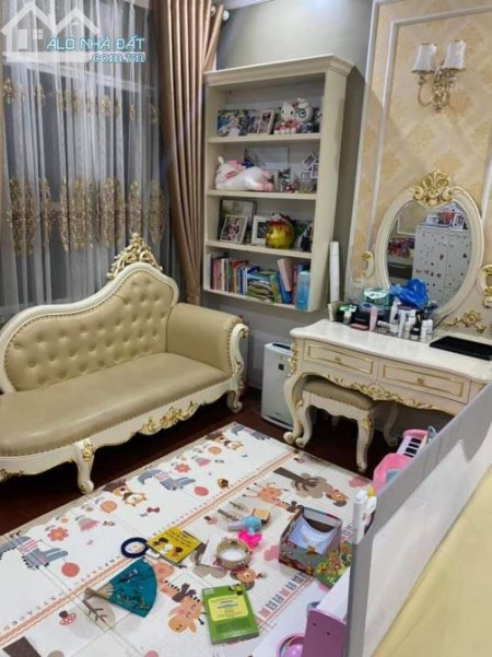 Bán Nhà Phố Hào Nam, Ô Tô Kinh Doanh, DT 70m2*5T Thang Máy Nhỉnh 12.8 Tỷ.