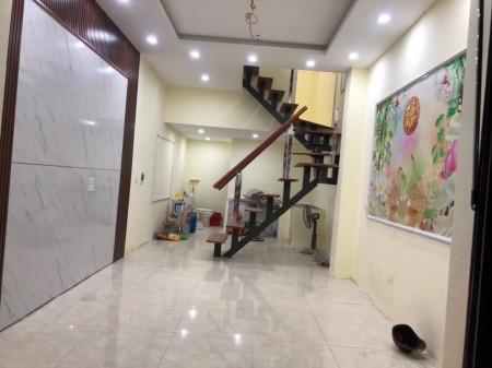 Cần bán nhà, ở ngay, dt 35m2, 5 tầng, giá bán 3.35 tỷ, Tam Khương, Khương Thượng, Đống Đa