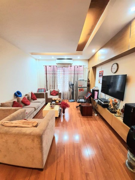 Nhà Lạc Long Quân đúc kiên cố 6 tầng giá bán 5.5 tỷ Cầu Giấy, tặng nội thất, lh 0965896803