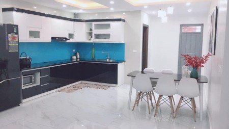Bán nhà Lê Trực hẻm xe hơi sổ hồng vuông vức giá bán 7 tỷ, 1 trệt, 3 lầu đúc, sân thượng