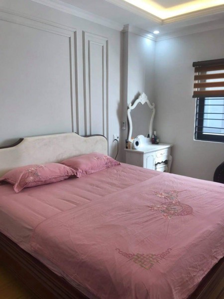 Bán nhà phố Trung Liệt Đống Đa, nhà đẹp, lô góc, tặng nội thất. Liên hệ: 0368781929