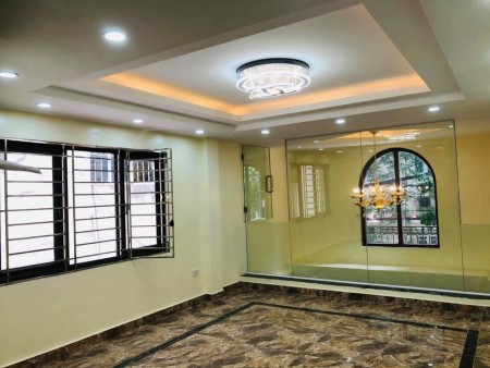 Bán nhà phố Chùa Láng kinh doanh, 6 tầng 55m2, thang máy, giá 8,5 tỷ, LH:0947068686