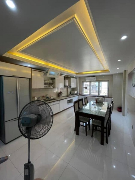 Bán nhà quận Thanh Xuân ô tô kinh doanh, dt 50m2, 5 tầng ,t 4.5m giá 11 tỷ Lh 0386380199
