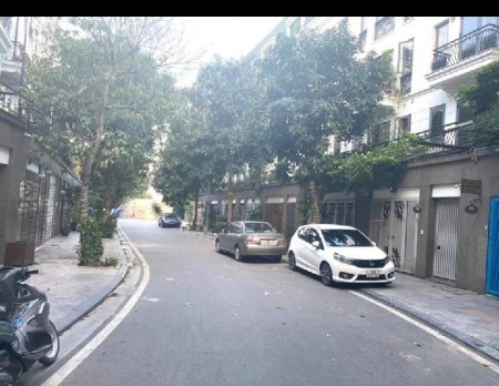 Bán nhà nằm vị trí đẹp khu đô thị Văn Phú kinh doanh văn phòng cực tốt