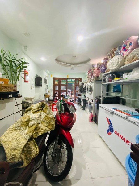 Có bán căn nhà ở Vĩnh Hưng Quận Hoàng Mai dt 40m2 đúc 5 Tầng, giá 3.1 tỷ, ô tô đỗ