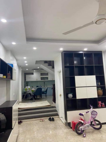Bán gấp nhà hiếm phân lô góc 2 mặt thoáng diện tích 40m2, 4 tầng, mặt tiền 4m, giá 4,2 tỷ