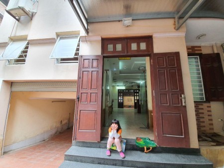 Cực hót Trần Phú bán nhà nguyên căn dt 90m2 mặt thoáng vỉa hè cực rộng, lh 0972846379