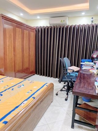 Bán nhà Chính Kinh, giá bán 2.7 tỷ, diện tích sử dụng 30m2, đúc kiên cố 5 tầng, sổ chính chủ