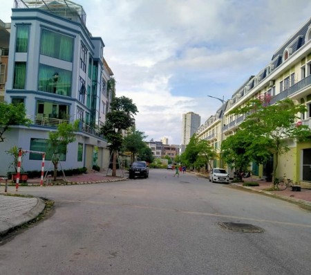 Siêu rẻ liền kề Văn Phú giá bán 6.5 tỷ diện tích 80m đúc 5 tầng 2 ô tô tải tránh, lh 0936060680