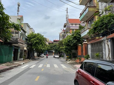 Bán nhà phố Nguyễn Văn Hưởng, Long Biên, kd khủng gần hồ Điều Hoà, dt 80m2, mt 5.5m