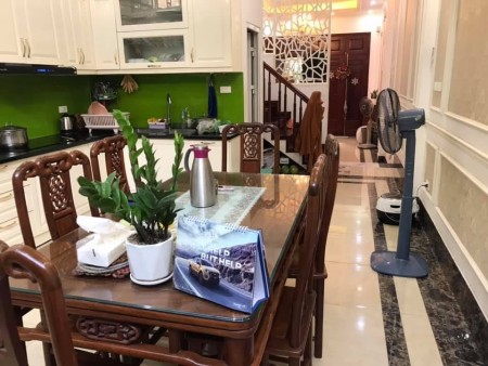 Bán nhà nguyên căn siêu víp phố Thanh Nhàn diện tích 45m đúc 6 tâng mặt tiền 4m giá 3.2 tỷ