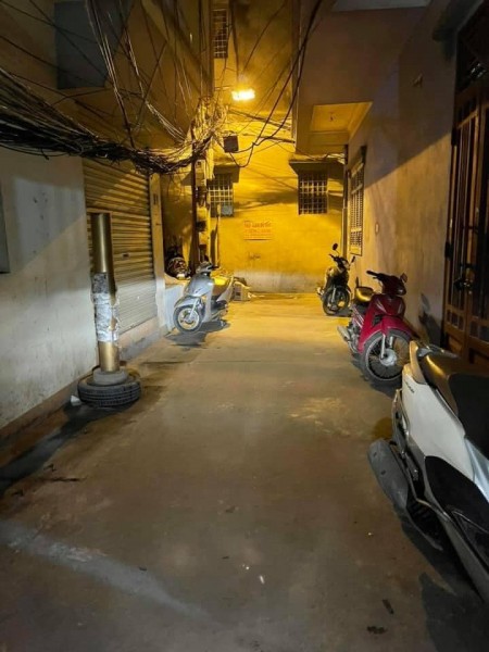 Cần bán gấp nhà riêng phố Nguyễn Trãi, Thanh Xuân, giá bán 2,38 tỷ, nhà 3 tầng