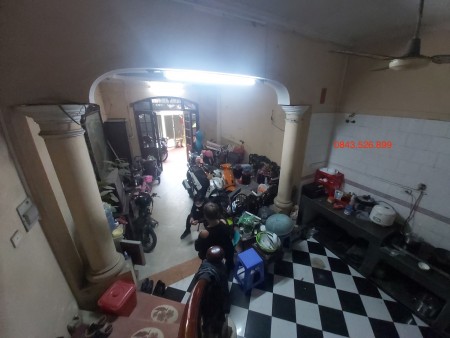 Bán nhà phố Bạch Mai, 2 mặt thoáng vinh viễn, 70m2 chỉ hơn 4 tỷ.