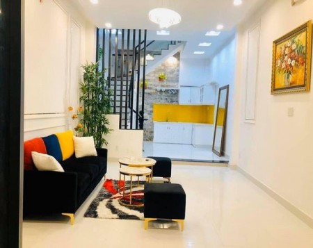 Cần bán nhà mặt tiền gần cư xã Bắc Hải, kinh doanh sầm uất, 5 tầng kiên cố, sổ sẵn đầy đủ