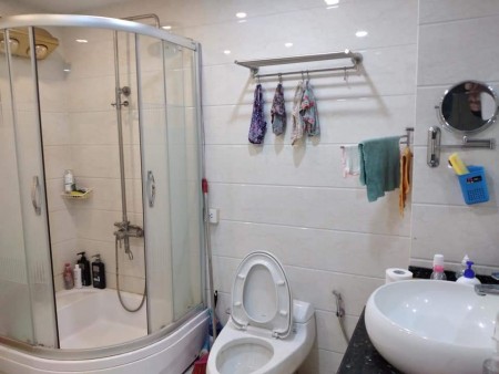 Nhà đẹp ô tô đỗ cửa, Nguyễn Chí Thanh diện tích 95m2, đúc 5 tầng, mặt tiền 5.5 m, giá 14 tỷ