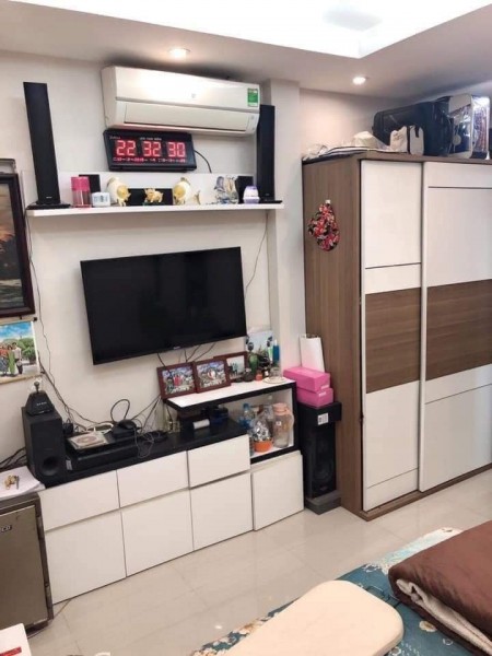 Bán nhà lô góc, mặt phố Tôn Đức Thắng trung tâm Quận Đống Đa, kinh doanh vỉa hè, sầm uất