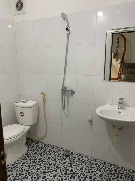Bán nhà đẹp long lanh Nguyễn Văn Cừ, diện tích sử dụng 42m2, giá bán 4.7 tỷ, sổ sẵn