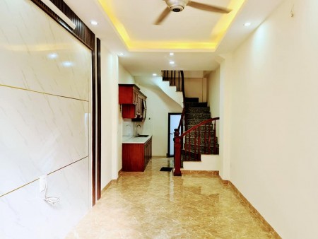 Bán nhà siêu đẹp Vĩnh Hưng, ô tô đỗ cửa kinh doanh bất chấp, diện tích 35m2, 5 tầng