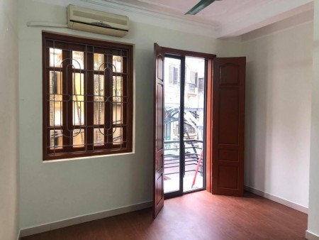 Cần bán nhà riêng, dt 40m2, 4 tầng đúc kiên cố, giá bán 4.2 tỷ, Trường Chinh,Tây Sơn, Đống Đa