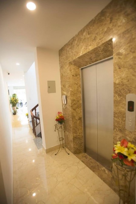 Bán khách sạn đường Lê Văn Thọ, dt 240m2, 20 phòng khép kín, có thang máy, giá bán 19 tỷ