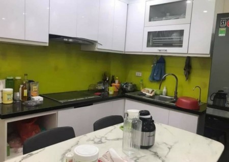 Nguyễn Khánh Toàn nhà đẹp ở ngay, dtsd 46m2 đúc 5 tầng, mặt tiền 3.8m, giá chỉ 4.4 tỷ