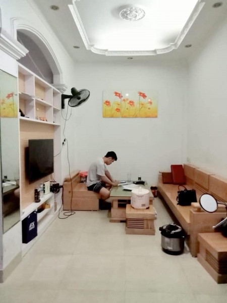 Cần bán nhà Quận Thanh Xuân đúc 5 tầng diện tích sử dụng 35m2, giá bán 2.7 tỷ