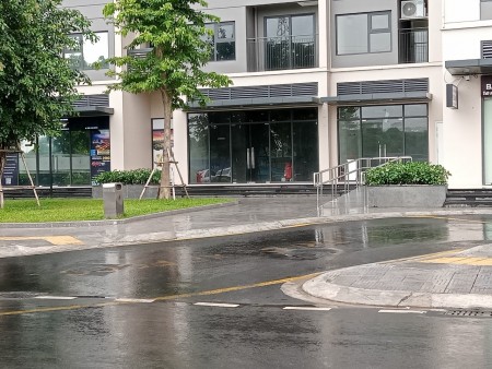 Chính chủ bán cắt lỗ 02 căn Shophouse Chân đế Vinhomes Smart City, giá 75 triệu/m2
