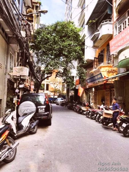 Bán nhà giá bán 5.5 tỷ Phương Mai, lô góc 3 mặt thoáng, 4 phòng ngủ, diện tích 65m2