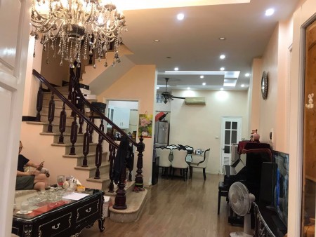 Bán nhà ô chợ dừa, đống đa tặng full nội thất đẳng cấp, giá bán 6 tỷ, liên hệ 0385273465