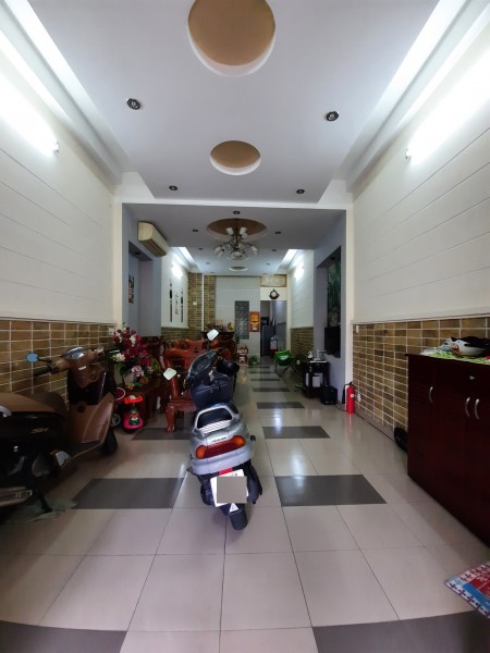Bán nhà hẻm nguyên căn xe hơi ra vào diện tích 4mx17m, Quận 6, khu dân cư đông đúc