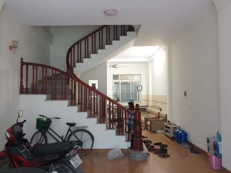 Cần bán nhà diện tích sử dụng 66m2, tại Kim Giáng, giá bán 4.1 tỷ, khu dân trí cao, đông đúc