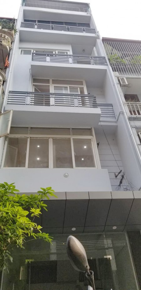 Chính chủ bán gấp nhà mặt phố Thanh Xuân, Hà Nội, 2 mặt thoáng, dt 48m2, giá 5 tầng, giá 5.5 tỷ