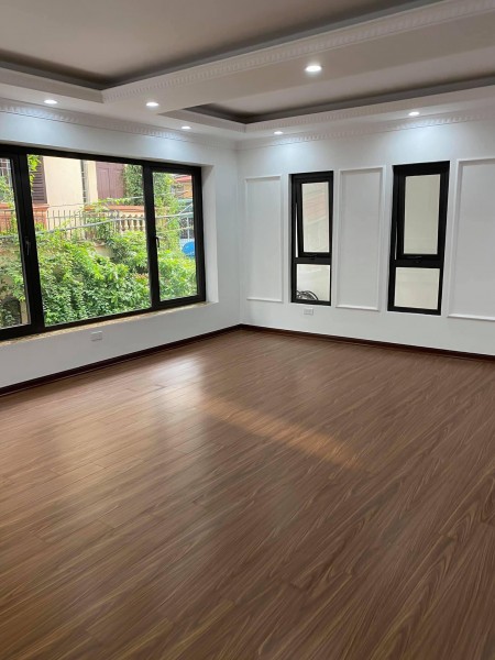 Bán nhà đẹp La Khê Hà Đông, diện tích 41m2, 4 tầng, giá 4.7 tỷ, kinh doanh tốt, giá thương lượng