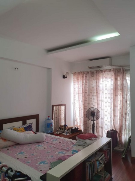 Kinh doanh, cho thuê văn phòng rất tiện, nhà rộng 78m2 mặt tiền 4.5m, Kim Mã, Ba Đình
