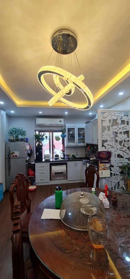 Bán nhà đẹp lung linh phố Nghi Tàm Quận Tây Hồ, thang máy kinh doanh, ô tô đỗ cửa