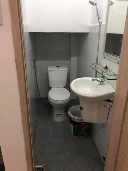 Phú Nhuận Thích Quảng Đức 5 Tầng dt 24m2 giá 4.95 Tỷ hẻm xe hơi thông vị trí đẹp: 0969476617