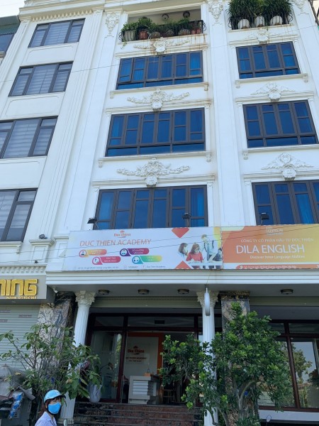 Cho thuê nhà số 13+14 DG2 phố Đức Giang, Long Biên, MB 130m2, mặt tiền 9m, đường lớn