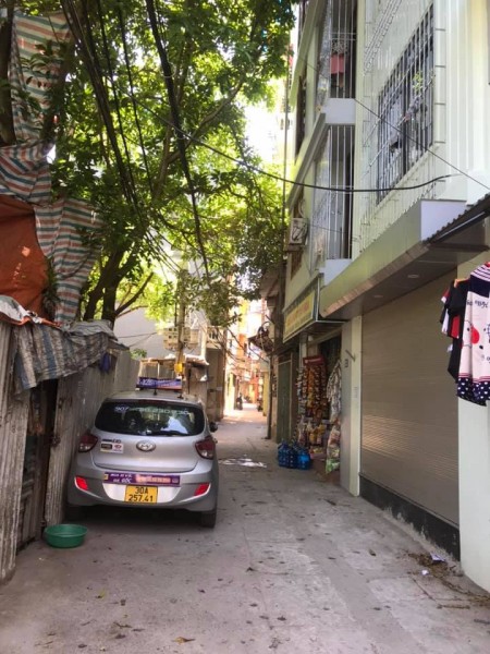 Cần bán 70m 3 tỷ Phạm Văn Đồng Bắc Từ Liêm, lô góc gần phố , tiện đầu tư sinh lời