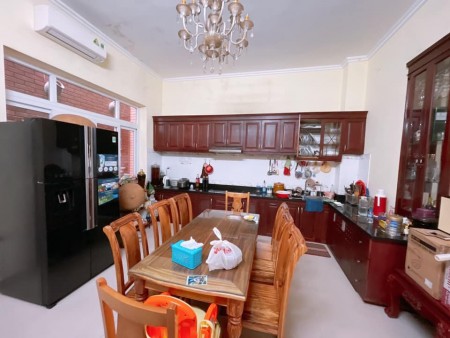 Bán nhà khu Nguyễn huy Tưởng, dt 68m2 4.5 tầng giá 6 tỷ ô tô đỗ cửa, ngõ rộng thoáng