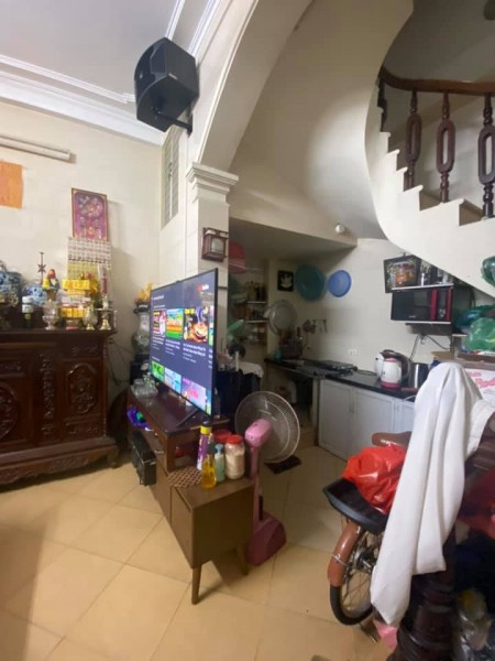 Nhà hiếm, bán nhà phố Bạch Mai diện tích sử dụng 40m2, 5 tầng giá bán nhỉnh 3 tỷ