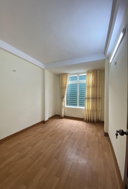 Cần bán nhà riêng, phố Thượng Đình, Nguyễn Trãi, Thanh Xuân, dt 43m2, 4 tầng giá bán 4.45 tỷ