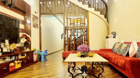 Cần bán nhà Mễ Trì 6 tầng, diện tích 97m2, Thang máy, ô tô tránh, thiết kế sang trọng