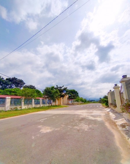 Đất đối diện trường cấp 3 Ngô Mây, đường Đinh Gia Khánh, giá bán 875 triệu, sổ chính chủ