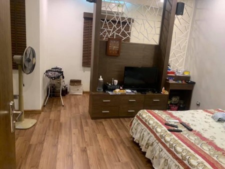 Bán nhà Trần Duy Hưng, thang máy, đúc 6 tầng, dt 54m2, giá bán 12.3 tỷ. Lh 0978996965