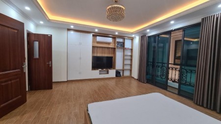 Chủ bán nhà lô góc dt 56m2, mt 6m, 6 tầng full nội thất, Ái Mộ, Long Biên, nhỉnh 7 tỷ, 0975299567