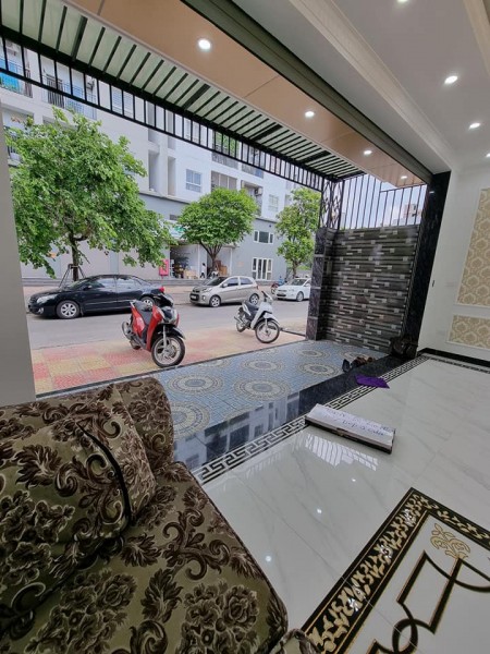 Bán nhà Thạch Bàn, Quận Long Biên, ô tô vào nhà diện tích 74m2, giá bán 5 tỷ, lhcc