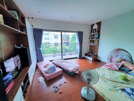 Bán nhà phố Trần Thái Tông, Cầu Giấy. Lô góc, ô tô, KD. 106m2 MT8m 9T 30tỷ