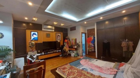 Bán nhà siêu hiếm Nguyễn Văn Cừ, dt 37m2, 5 tầng gara ô tô 2 mặt thoáng, gần phố