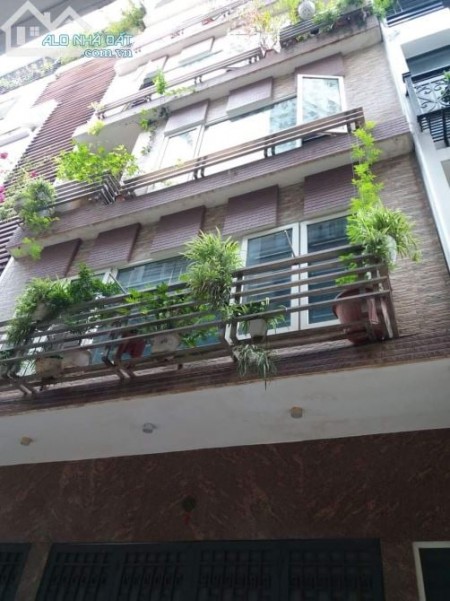 Bán nhà Lâm Hạ, Long Biên, dt 52m2, nhà 5 tầng, phân lô, ô tô tránh, giá hơn 6 tỷ